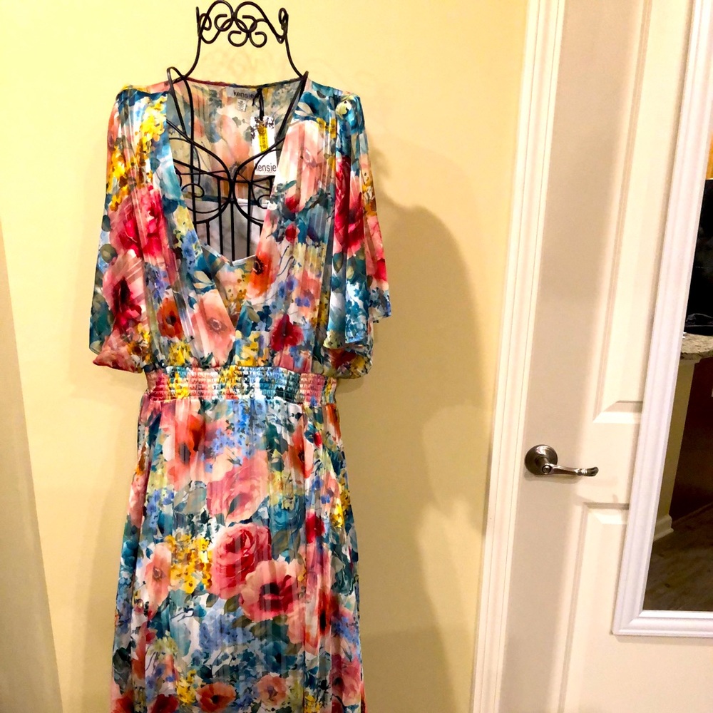 Kenzie Women’s Floral Maxi Dress
